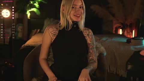 Snapshot of kinkylina_ chatting on 14, 12, 2024 kinkylina_ online show from 14, 12, 2024