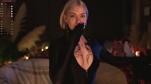 Snapshot of kinkylina_ chatting on 23, 12, 2024 kinkylina_ online show from 23, 12, 2024