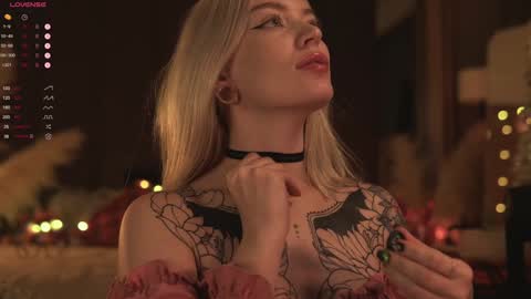 Snapshot of kinkylina_ chatting on 28, 12, 2024 kinkylina_ online show from 28, 12, 2024
