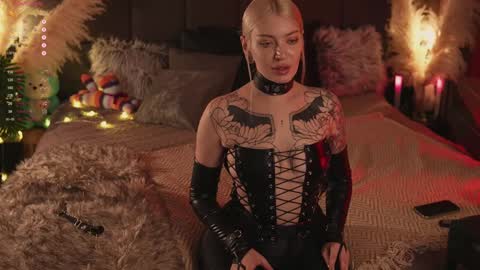 Snapshot of kinkylina_ chatting on 1, 2, 2025 kinkylina_ online show from 1, 2, 2025