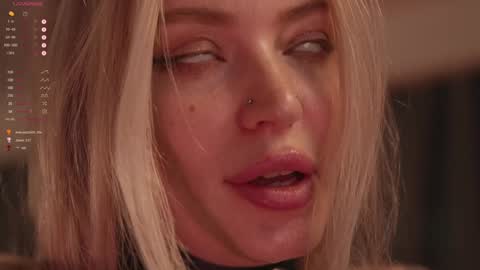 Snapshot of kinkylina_ chatting on 1, 2, 2025 kinkylina_ online show from 1, 2, 2025