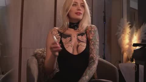 Snapshot of kinkylina_ chatting on 19, 2, 2025 kinkylina_ online show from 19, 2, 2025