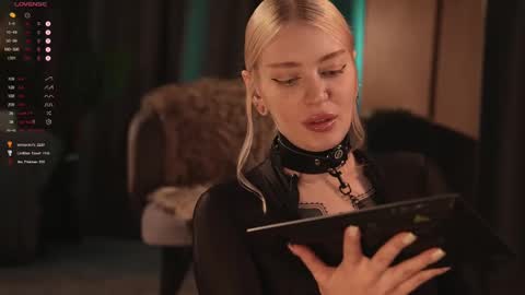 Snapshot of kinkylina_ chatting on 22, 2, 2025 kinkylina_ online show from 22, 2, 2025