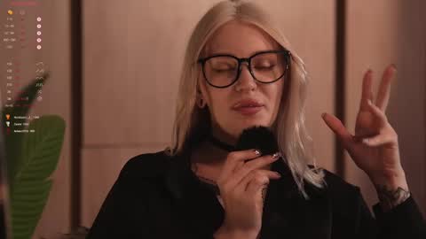 Snapshot of kinkylina_ chatting on 28, 2, 2025 kinkylina_ online show from 28, 2, 2025