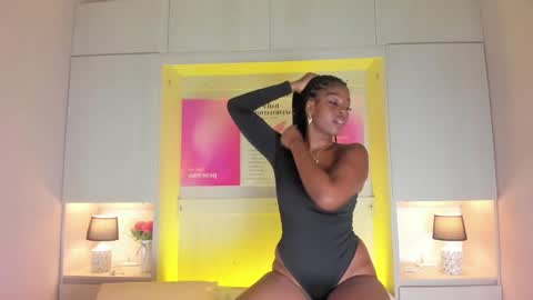 M A R A  online show from 15, 12, 2025