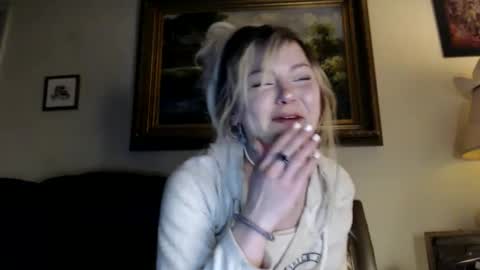 Snapshot of kipsy420 chatting on 18, 12, 2024 Kipsy Rose online show from 18, 12, 2024