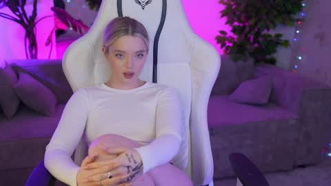 Sweet girls online show from 16, 2, 2025