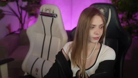 Sweet girls online show from 22, 4, 2026