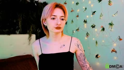 Snapshot of kira__cutie chatting on 15, 5, 2026 Kira online show from 15, 5, 2026