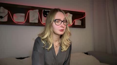 Kira Dea online show from 15, 11, 2025