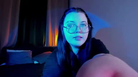 kira online show from 25, 4, 2026