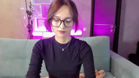 Snapshot of kira_kelly chatting on 9, 1, 2025 Kira GMT2 Mon 3-9 AM Tue 3-9 AM Wed 3-9 AM Sat 3-9 AM Sun 3-9 AM. online show from 9, 1, 2025