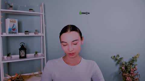 Snapshot of kira_light__ chatting on 20, 10, 2025 kira_light__ online show from 20, 10, 2025