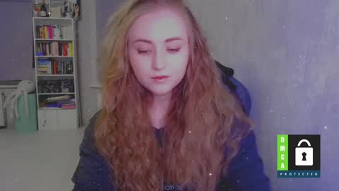 Snapshot of kira_love_sleep chatting on 4, 2, 2025 you know thumb up me please its important online show from 4, 2, 2025