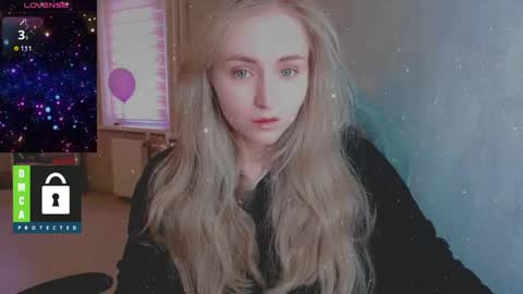 Snapshot of kira_love_sleep chatting on 16, 4, 2026 you know thumb up me please its important online show from 16, 4, 2026