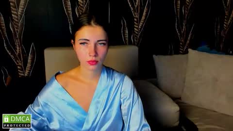 Snapshot of kira_moon_1 chatting on 18, 10, 2025 Kira online show from 18, 10, 2025