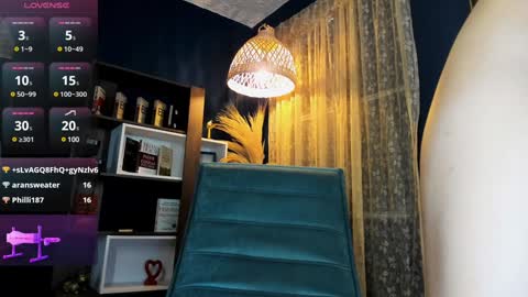 Snapshot of kira_rizzoo chatting on 17, 12, 2024 KIRA online show from 17, 12, 2024