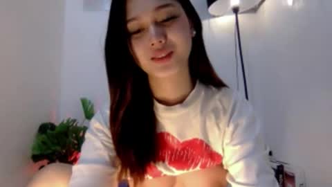 KIRA online show from 3, 11, 2025