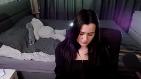 Snapshot of kira_yammy chatting on 28, 12, 2024 Kira  follow me  online show from 28, 12, 2024