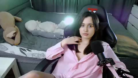 Snapshot of kira_yammy chatting on 14, 2, 2025 Kira  follow me  online show from 14, 2, 2025