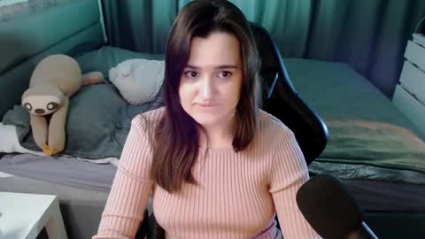 Snapshot of kira_yammy chatting on 18, 2, 2025 Kira  follow me  online show from 18, 2, 2025