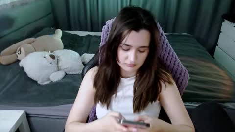 Snapshot of kira_yammy chatting on 1, 3, 2025 Kira  follow me  online show from 1, 3, 2025