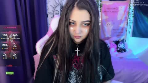 kira_yung online show from 5, 1, 2025