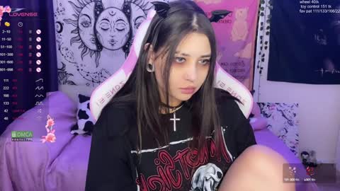 kira_yung online show from 21, 1, 2025