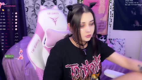 kira_yung online show from 21, 1, 2025