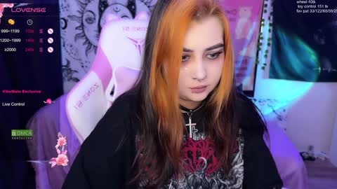 kira_yung online show from 1, 2, 2025