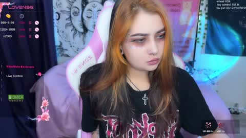 kira_yung online show from 3, 2, 2025