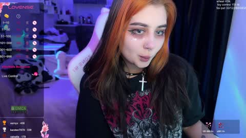 kira_yung online show from 5, 2, 2025