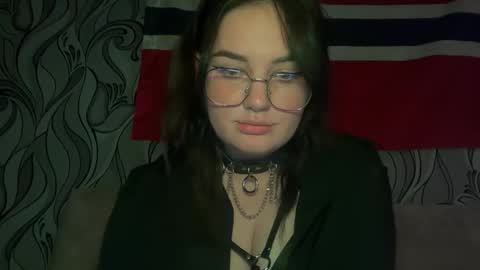 Snapshot of kirablue_ chatting on 13, 9, 2025 KiraBlue online show from 13, 9, 2025