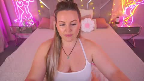 Kira online show from 4, 5, 2026