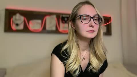 Snapshot of kirafatex chatting on 14, 11, 2025 KiraFatex online show from 14, 11, 2025