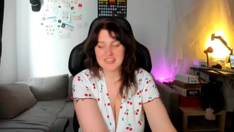 Kira  online show from 7, 5, 2026