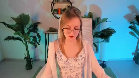 Snapshot of kiramontoyaa chatting on 11, 3, 2025 Kira online show from 11, 3, 2025