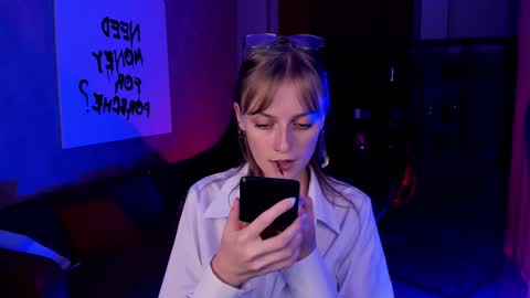 Snapshot of kiramontoyaa chatting on 17, 9, 2025 Kira online show from 17, 9, 2025