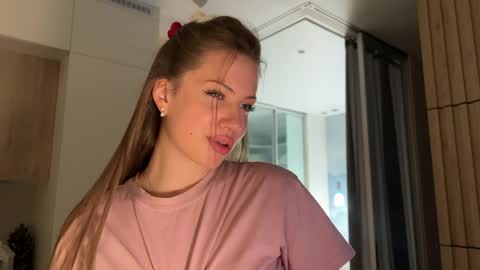 Snapshot of kiramystery chatting on 30, 3, 2026 Kira online show from 30, 3, 2026