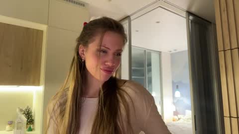 Snapshot of kiramystery chatting on 7, 4, 2026 Kira online show from 7, 4, 2026