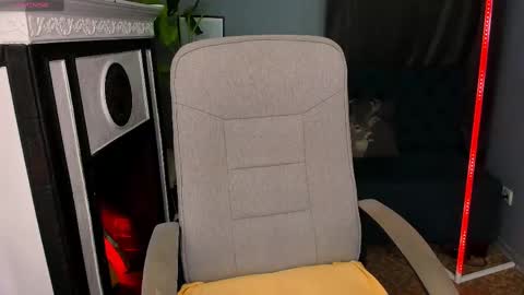 kiraxmoon online show from 26, 2, 2025