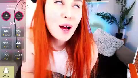 kiraxmoon online show from 28, 2, 2025
