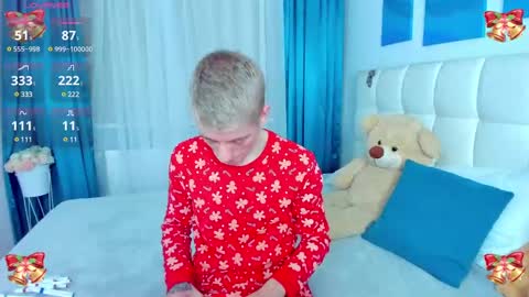 Snapshot of kireev_ chatting on 7, 12, 2024 online show from 7, 12, 2024