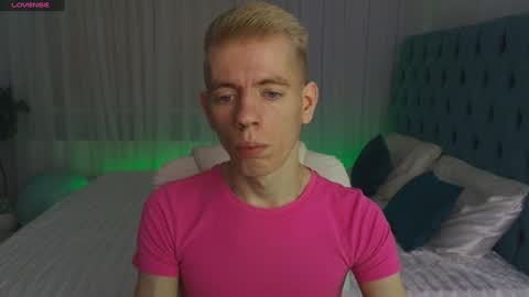 Snapshot of kireev_ chatting on 27, 1, 2025 online show from 27, 1, 2025