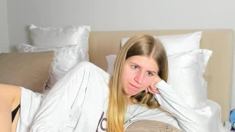 Snapshot of kirraa_ chatting on 25, 3, 2026 Kira online show from 25, 3, 2026