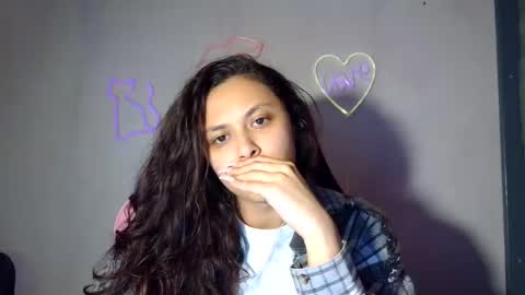 Snapshot of kiss_ameliaa chatting on 4, 3, 2025 kiss_ameliaa online show from 4, 3, 2025