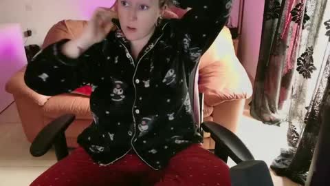 kissica online show from 10, 2, 2025