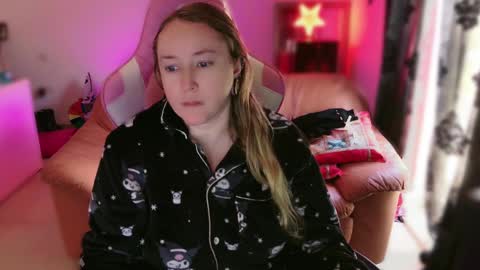 kissica online show from 9, 3, 2025