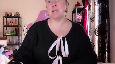 Snapshot of kissica chatting on 19, 12, 2025 kissica online show from 19, 12, 2025