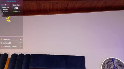 Kissing Company online show from 27, 2, 2025